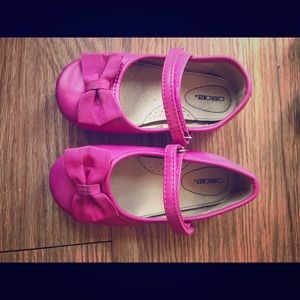 Pink flats